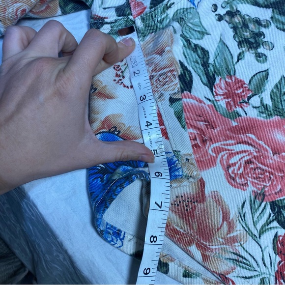 Liquor n Poker 30 Waist Denim Floral Shorts 6in Rock Rebellious 100% Cotton - Picture 2 of 9